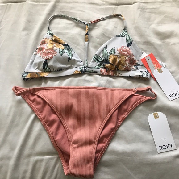 SOLD✅ Roxy - Bikini Swim Top - Picture 6 of 6